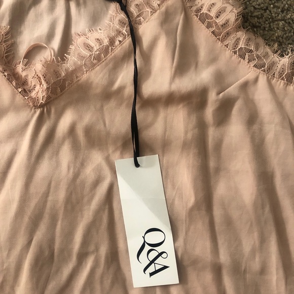 NWT BEAUTIFUL BLUSH CAMI - Picture 2 of 6